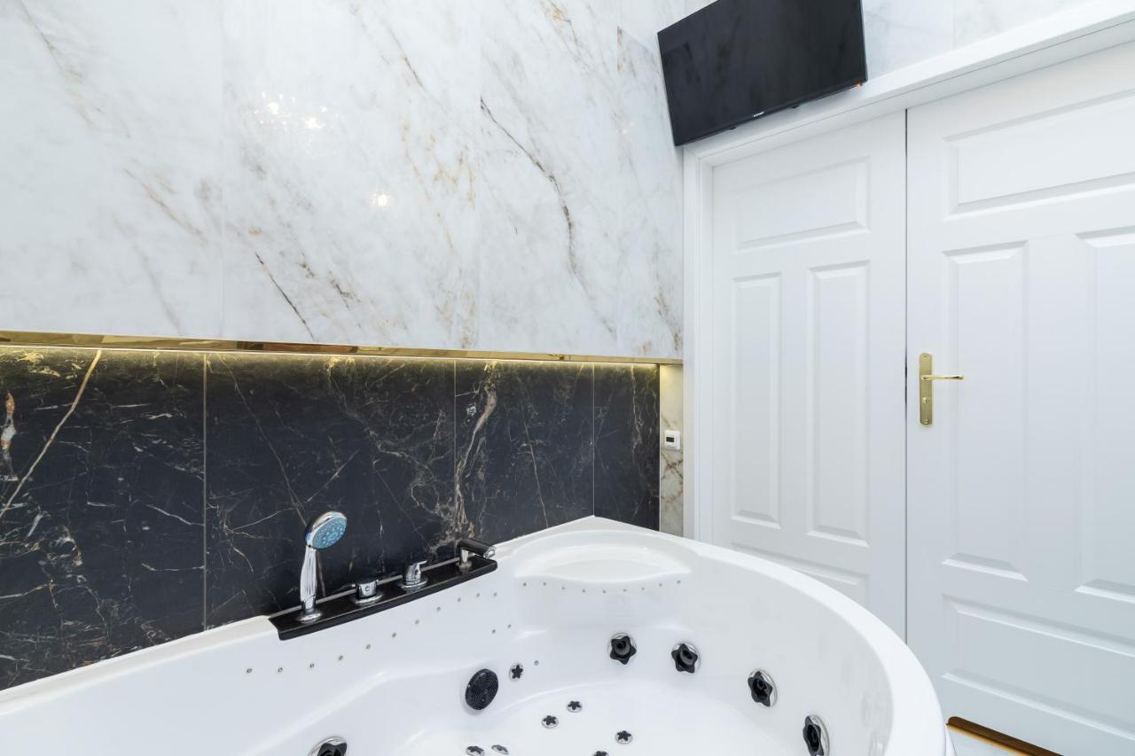 Kazimierz Studio With Jacuzzi By Renters Prestige Krasków Eksteriør bilde