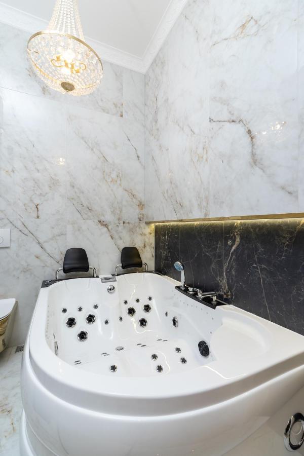 Kazimierz Studio With Jacuzzi By Renters Prestige Krasków Eksteriør bilde